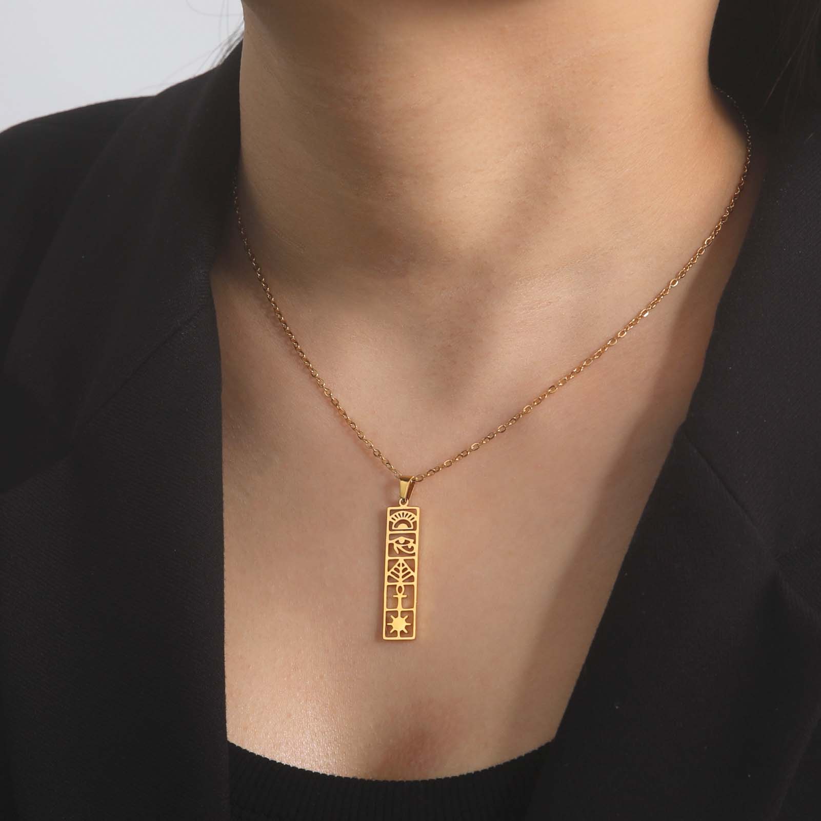 Skyrim Collana con geroglifici - Women Accessories Egypt recensione e prezzo