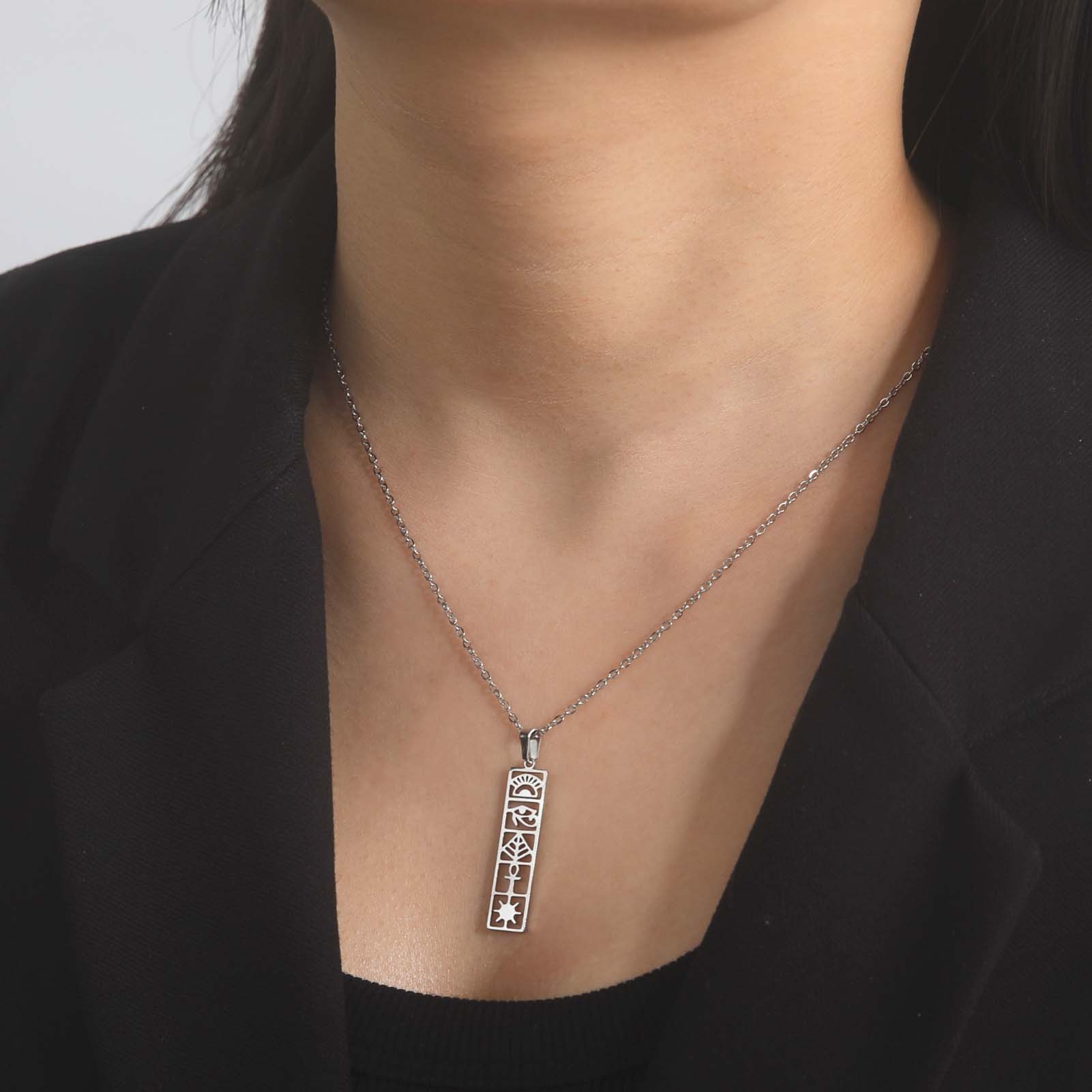 Skyrim Collana con geroglifici - Women Accessories Egypt recensione e prezzo